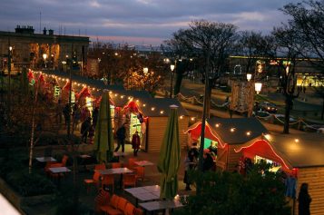 smr165913_2_Dlr-Christmas-Market-Captioned-2-1024x682